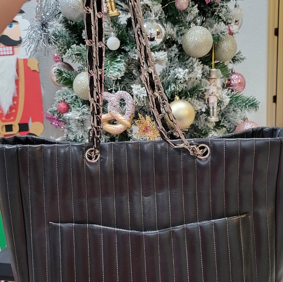 CHANEL MADEMOISELLE Black Leather Silver Hardware / Chain vertical tote - Picture 7 of 16